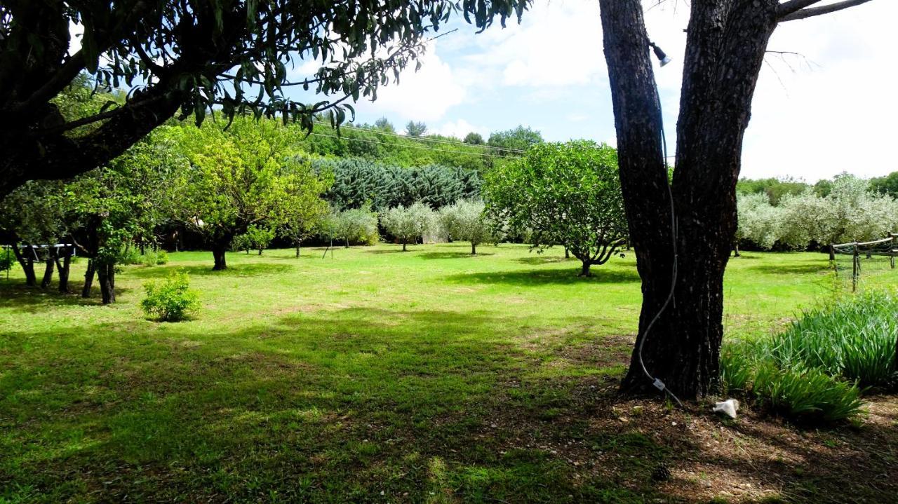 לינה וארוחת בוקר Saint-Julien-d'Asse La Bastide Des Roses מראה חיצוני תמונה