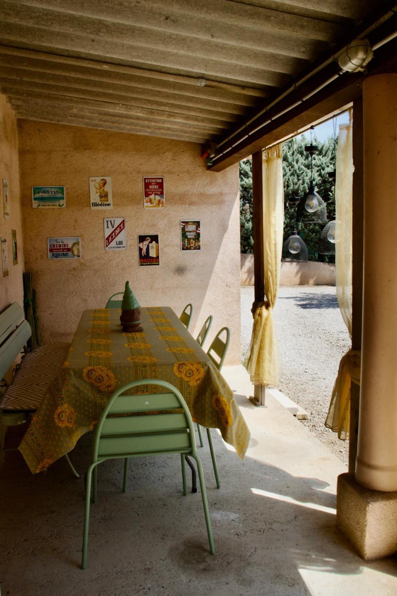 לינה וארוחת בוקר Saint-Julien-d'Asse La Bastide Des Roses מראה חיצוני תמונה