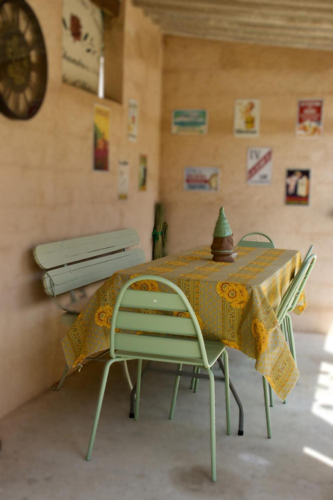 לינה וארוחת בוקר Saint-Julien-d'Asse La Bastide Des Roses מראה חיצוני תמונה